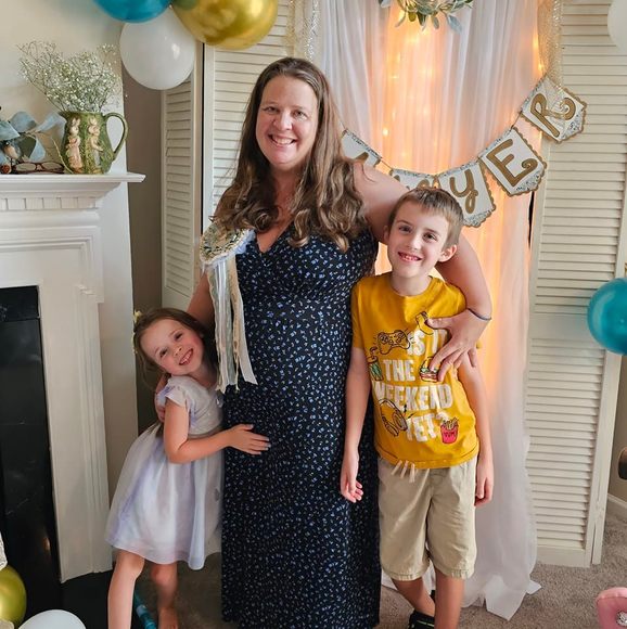 Meet your Posher, Stephanie - Picture 1 of 1